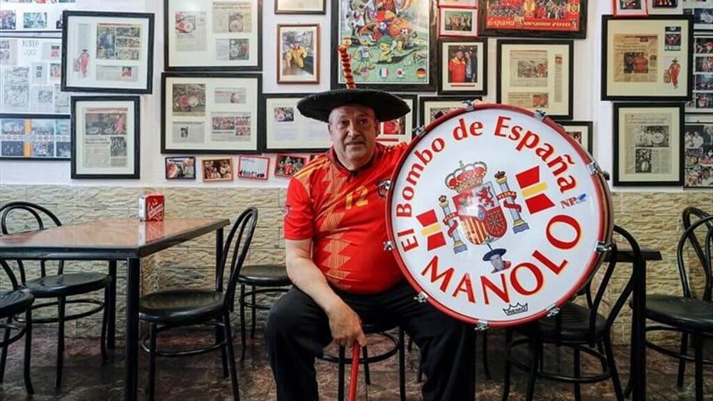 Маноло-барабанщик продаёт свой футбольный бар в Валенсии