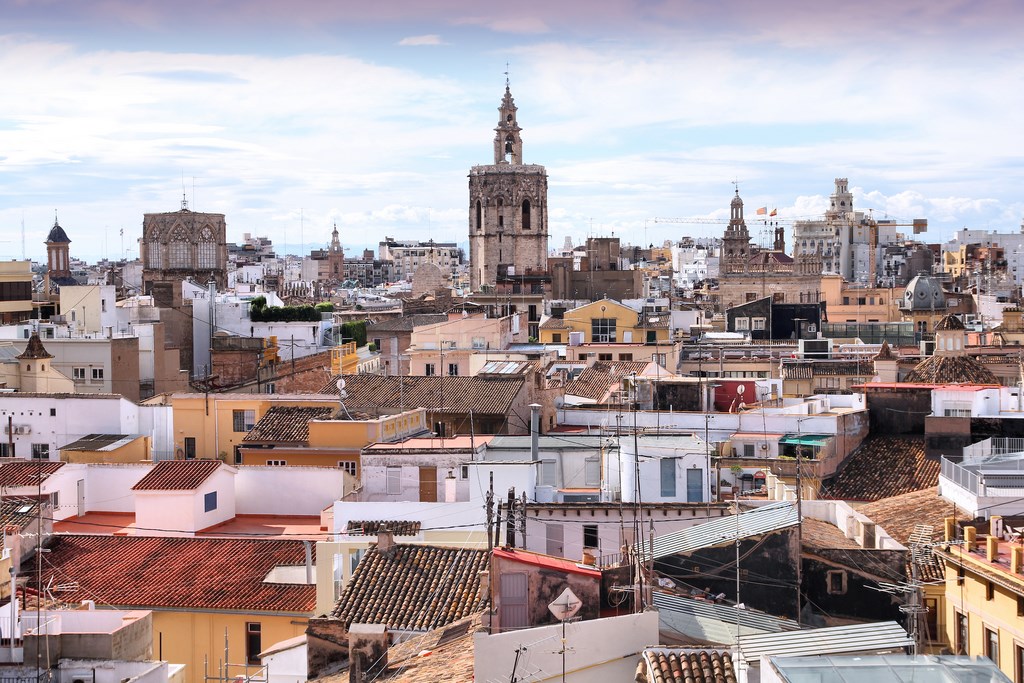 По последним данным, стоимость жилой недвижимости в периферийных районах Валенсии выросла в среднем на 20% на первый триместр 2019 года. 