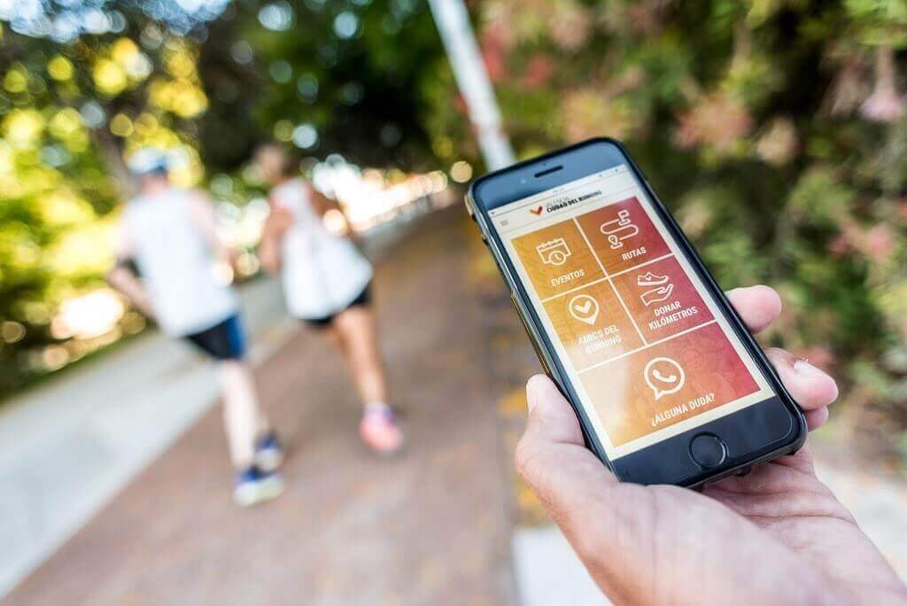 В Валенсии разработали специальное приложение Valencia Ciudad del Running для всех поклонников бега. Раннеры в Валенсии смогут получать информацию и общаться