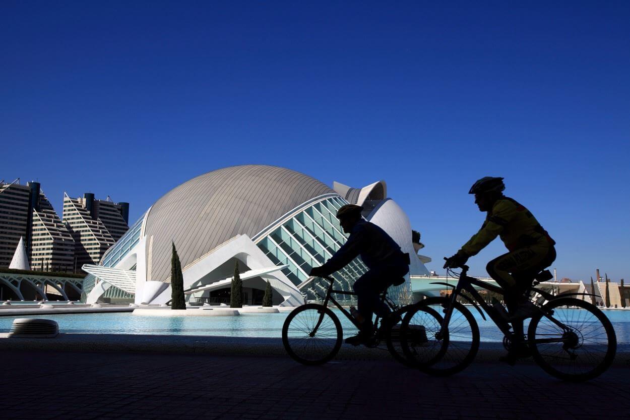 сады Турии, Валенсия, Сьюдад де лас Артес и лас Сиенсиас, Аренда велосипедов в Валенсии, в центре Валенсии, городок 22 века.