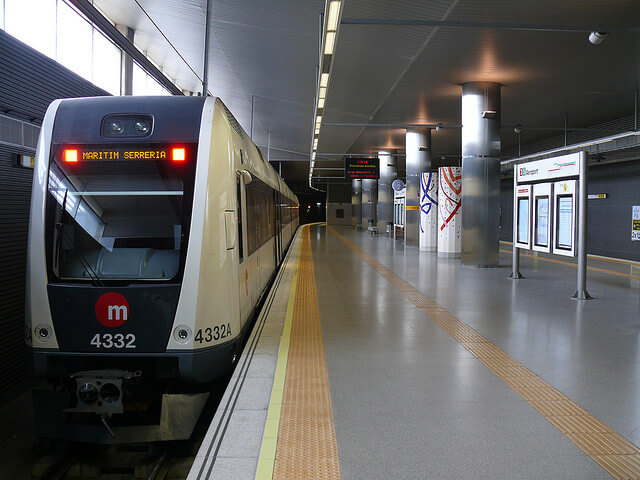 Метро является наиболее широко используемым транспортом Валенсии. 