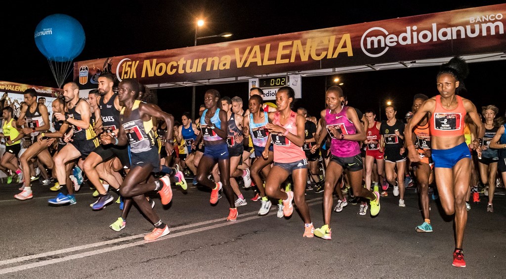 Ночной марафон 15К 2019 в Валенсии