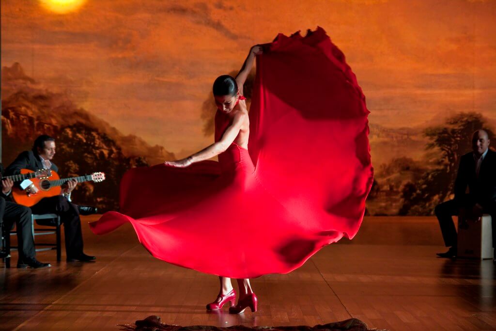 В августе в «Café del Duende» в Валенсии каждый вечер, с четверга по воскресенье, выступают самые лучшие коллективы исполнителей фламенко в Испании.