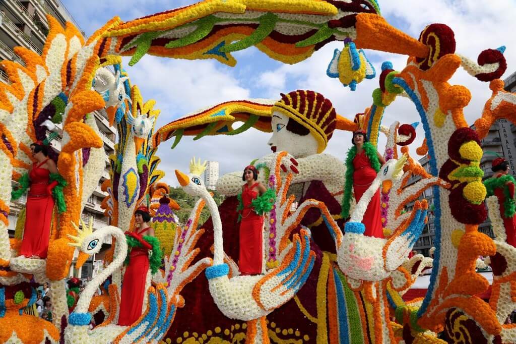 В воскресенье, 30 июля, на набережной Аламеда состоится Битва цветов, которая станет кульминационным событием ежегодной Июльской ярмарки в Валенсии, Испания 