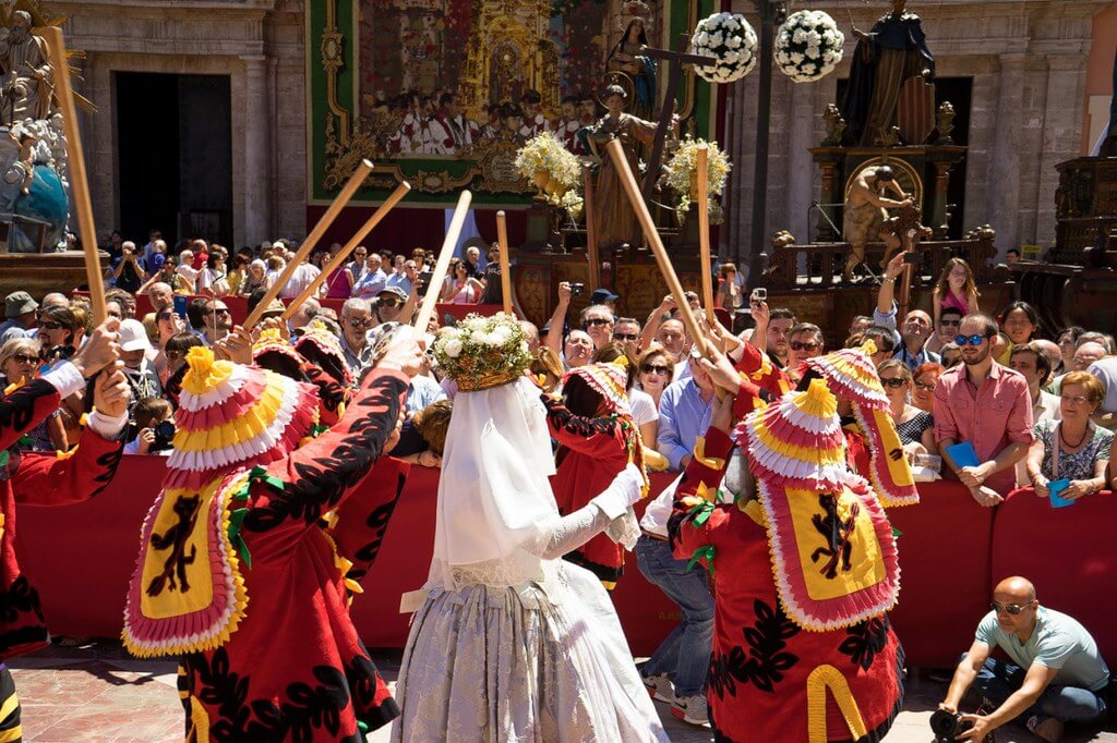 С 16 по 17 июня 2017 года в городе Валенсия в Испании пройдёт Праздник тела и крови Господних с религиозными шествиями и гуляньями