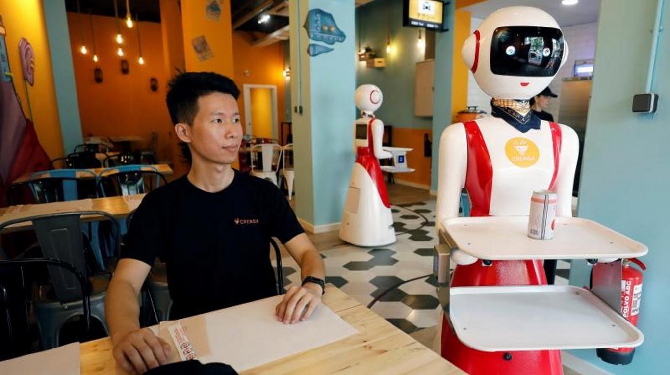 Crensa - первый ресторан в Валенсии с роботами-официантами
