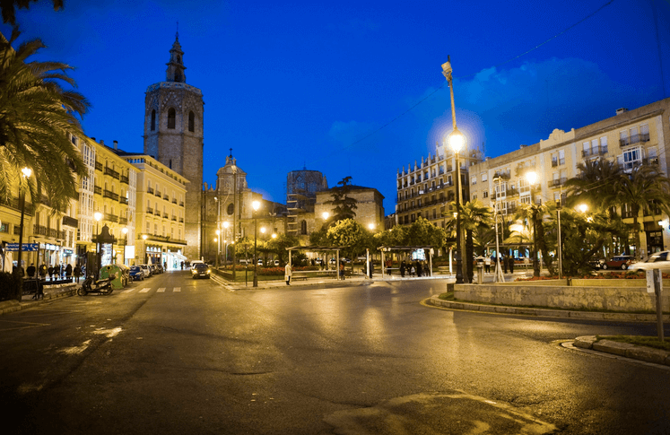 Площадь королевы городе Валенсия 