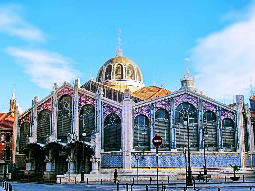 Здание центрального рынка Валенсии