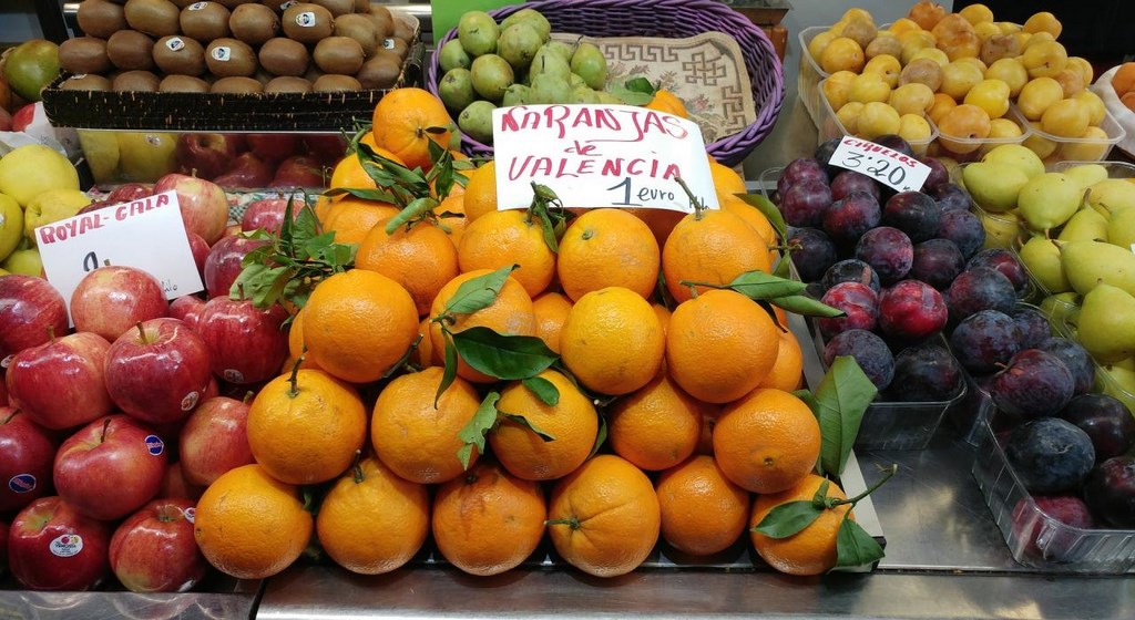 Кризис сектора вынудил валенсийских фермеров дарить апельсины