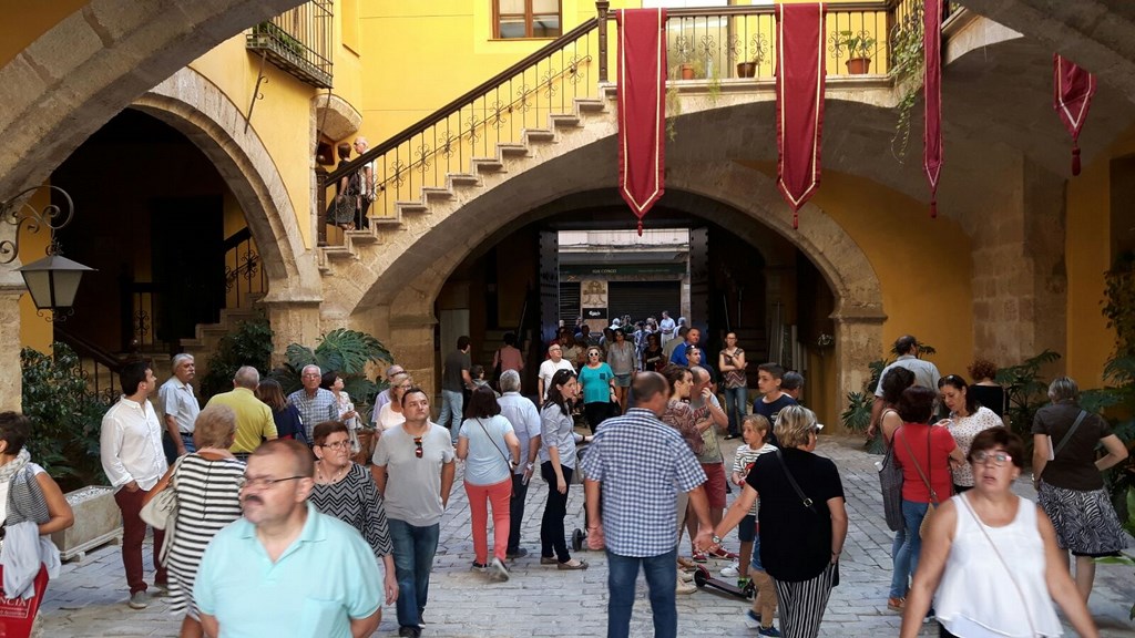 Дни открытых дверей во дворцах в Валенсии ко дню 9 октября