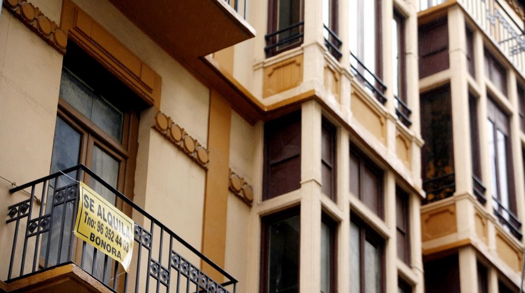 На фоне все уменьшающегося числа потенциально арендуемого жилья в Валенсии его стоимость продолжает расти большими темпами, а предложение сокращаться.