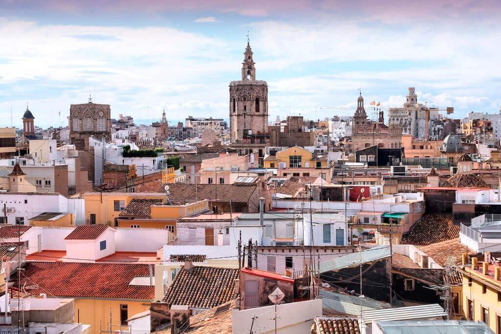 В третьем триместре 2018 стоимость жилой недвижимости в Валенсии значительно возросла во всех районах, кроме Ciutat Vella в историческом центре города.