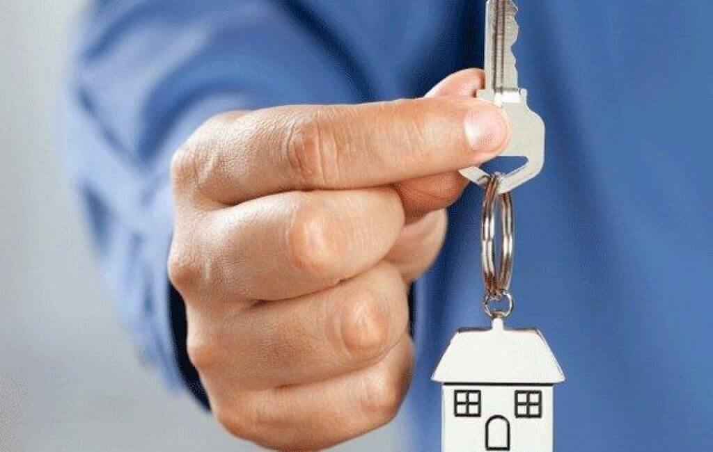 По данным порталов недвижимости, средняя арендная стоимость квартиры в Валенсии возросла на 5% и сейчас составляет 740 евро в месяц.