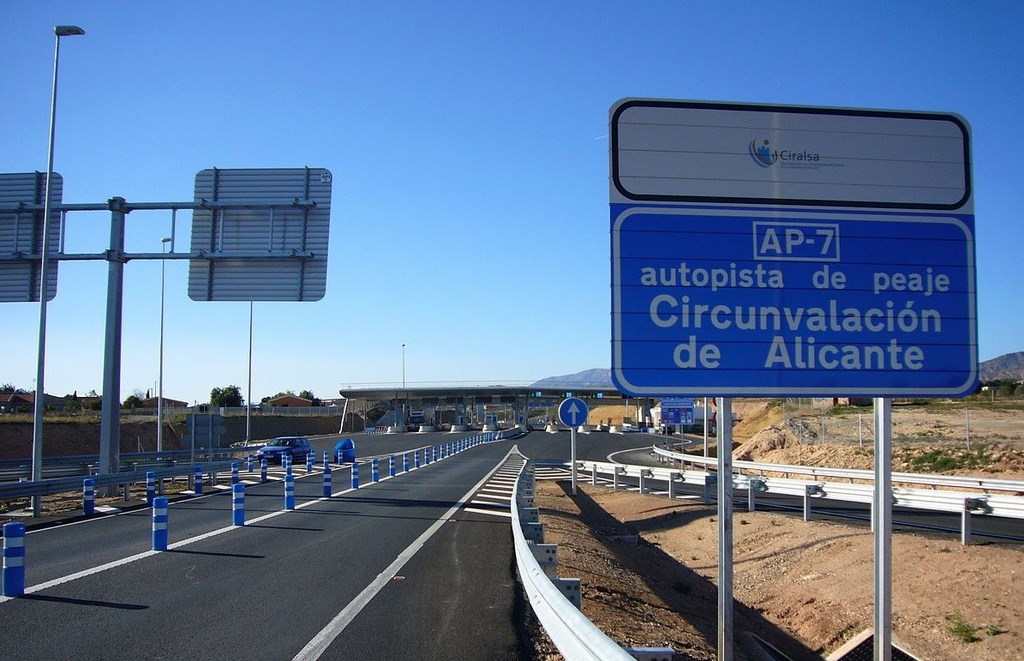 Отрезок платной трассы AP-7 между городами Салоу (Salou) и Аликанте (Alicante) с проездом через Валенсию станет бесплатным с 1 января 2020 года.