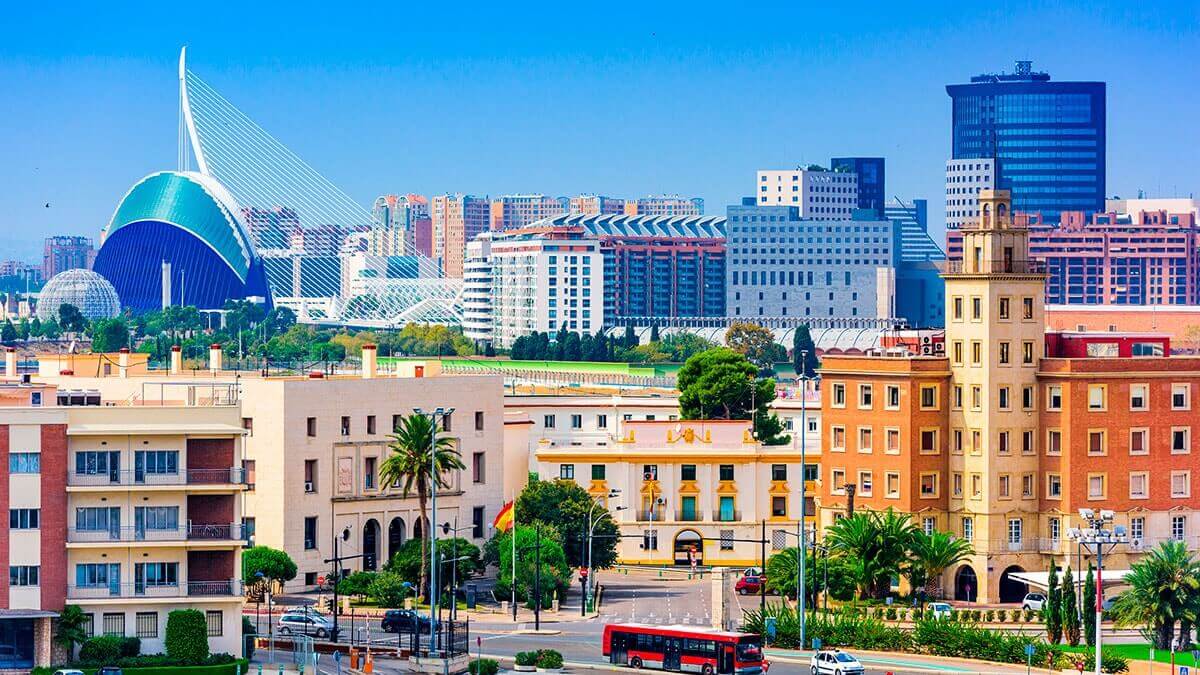 В этой статье мы составили рейтинг самых лучших и самых худших районов города Валенсия для покупки и аренды жилой недвижимости в Валенсии, Испания