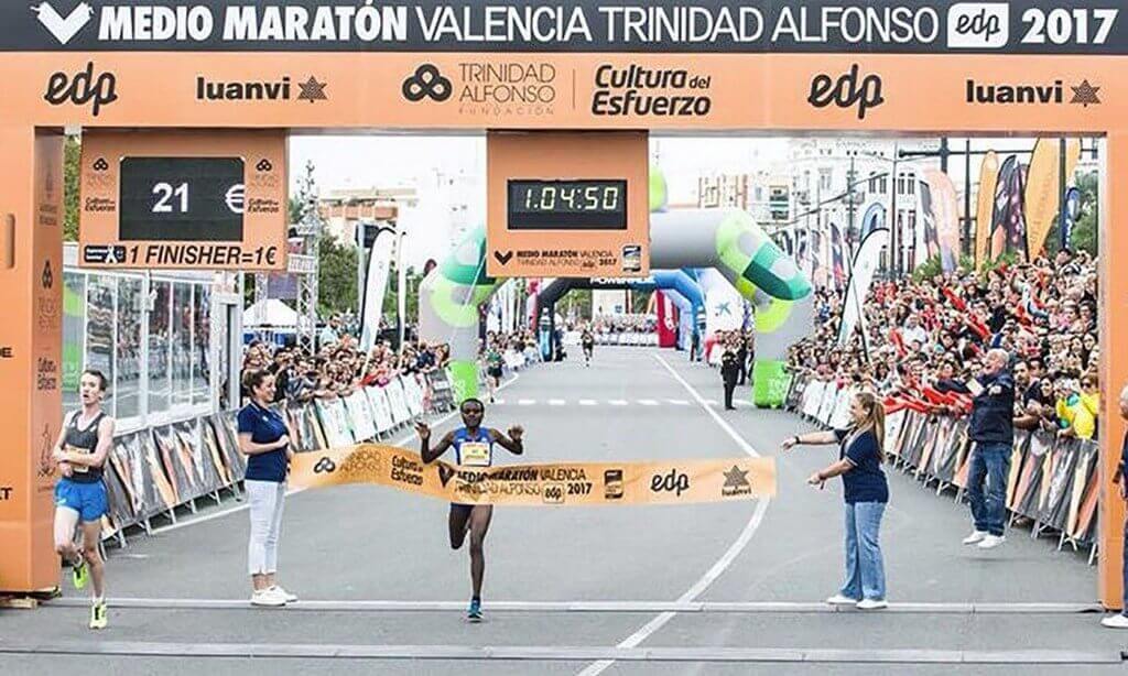 22 октября в Валенсии прошёл полумарафон Тринидад Альфонсо (Medio Maratón Valencia Trinidad Alfonso), в котором приняли участие более 14 000 участников.