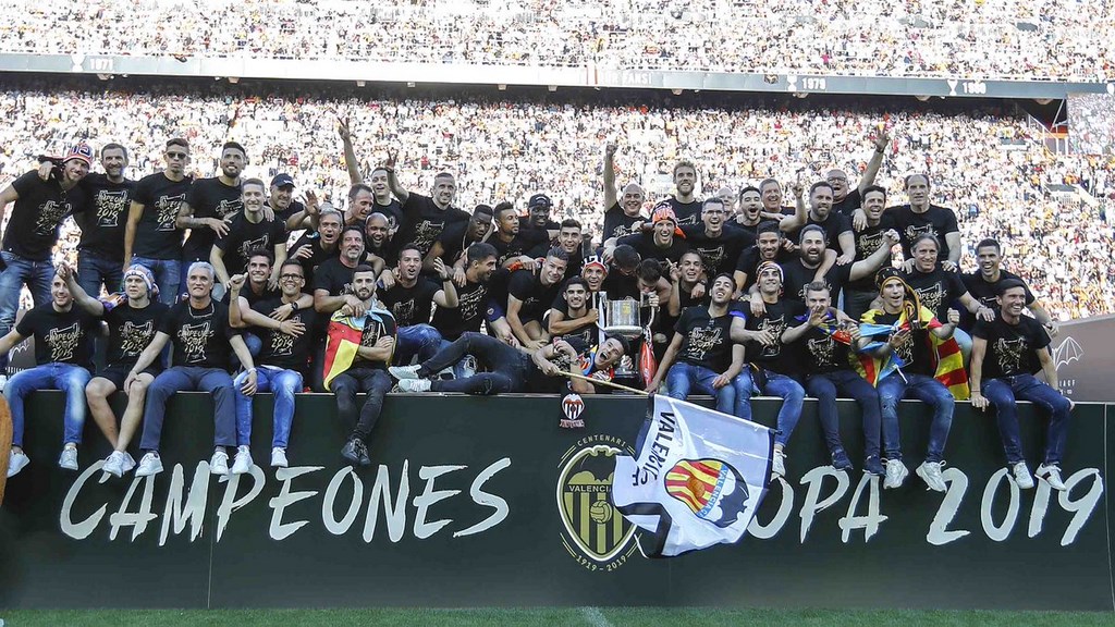 Кубок Испании выставлен на стадионе «Месталья» в Валенсии