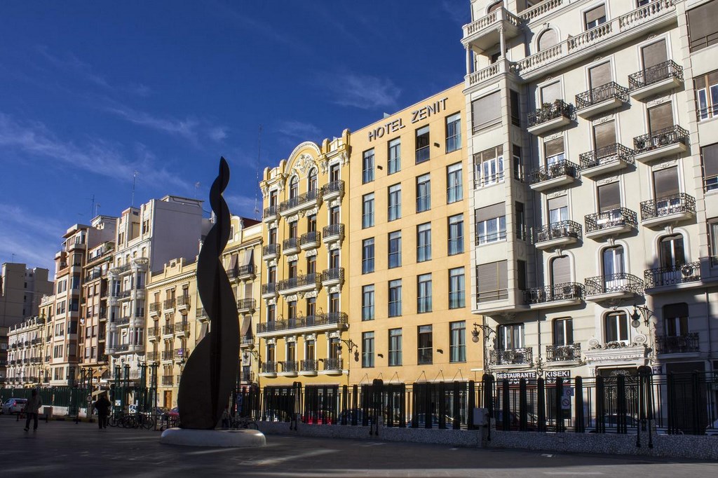 Правительством Валенсии был утверждён проект строительства отеля класса «люкс» в исторической части города Валенсия, рядом со всеми достопримечательностями.