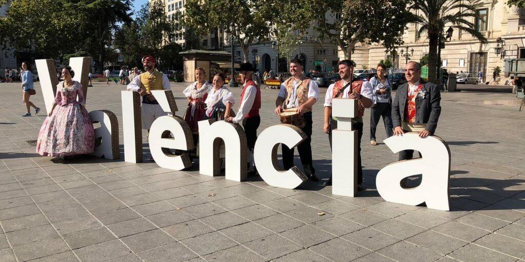Тема введения туристического налога в Валенсии получила продолжение благодаря мэру города – Жоану Рибо (Joan Ribó) и его голосованию в социальной сети Twitter.