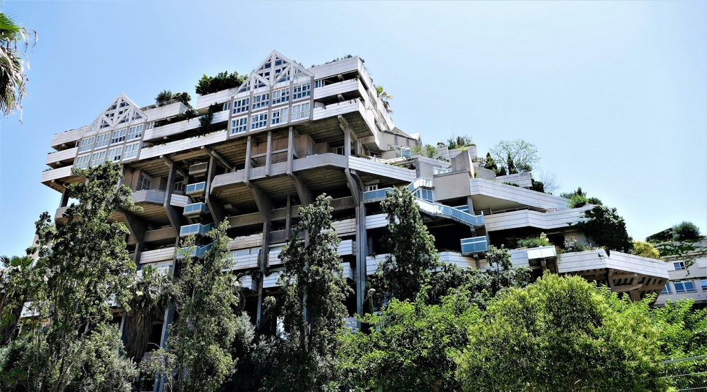 Espai Verd – это уникальный архитектурный проект дома-сада архитектора Антонио Кортеса Феррандо, расположенный в районе Валенсии Бенимаклет (Benimaclet).