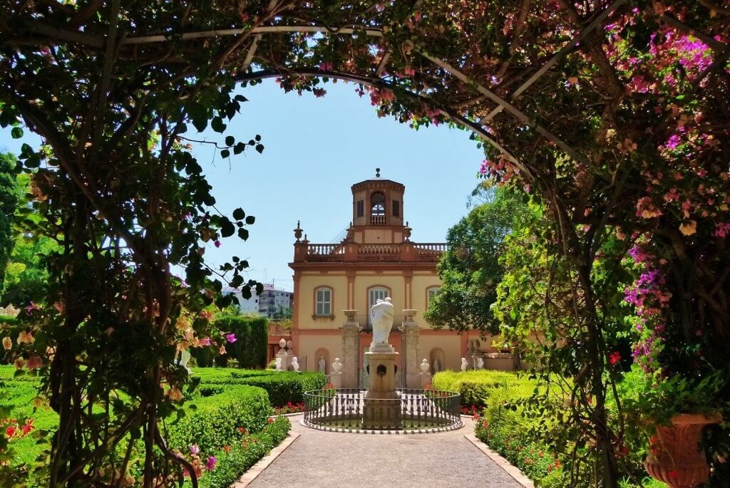 Сад Монфорте (El jardín de Monforte) в Валенсии – с фонтанами, статуями и дворцом - это уникальный памятник садовой архитектуры XIX века в Испании 