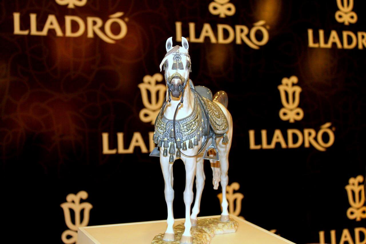 Музей керамических изделий Льядро (Lladro) в Валенсии, Испания