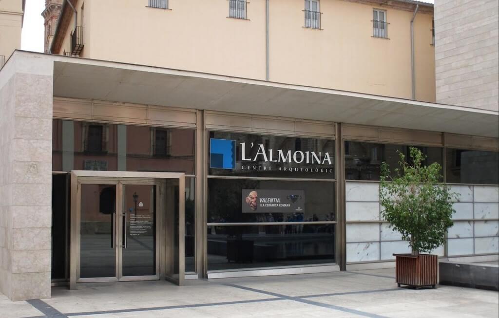 Археологический центр «La Almoina», расположенный сразу за Базиликой Святой Девы в Валенсии, является одним из интереснейших исторических музеев города. 