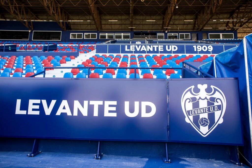 Домашний стадион ФК «Леванте» «Ciudad de València» в Валенсии является вторым по размерам и значимости после стадиона «Месталья» ФК «Валенсия».