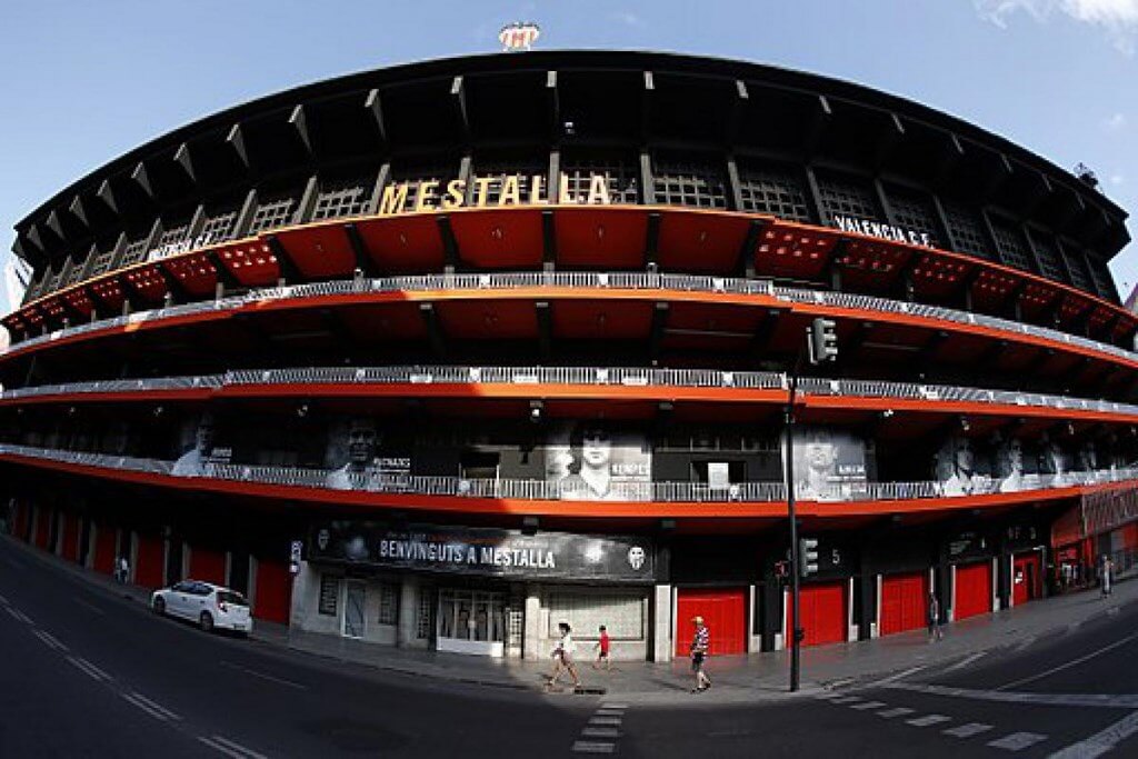 Домашний стадион ФК «Валенсия» «Месталья» (Mestalla) является главной футбольной достопримечательностью Валенсии. Это старейший стадион La Liga Santander.