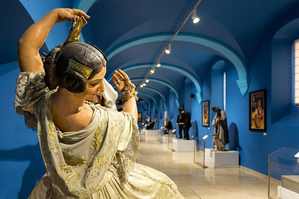 Музей Фальяс (Museo Fallero) - музей праздника «Лас Фальяс» (Las Fallas) в Валенсии и включённого ЮНЕСКО в «Список нематериального наследия человечества