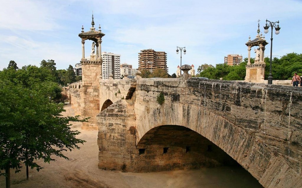 Топ-5 самых красивых мостов города Валенсия