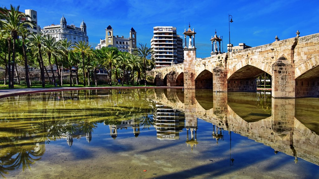Топ-5 самых красивых мостов города Валенсия