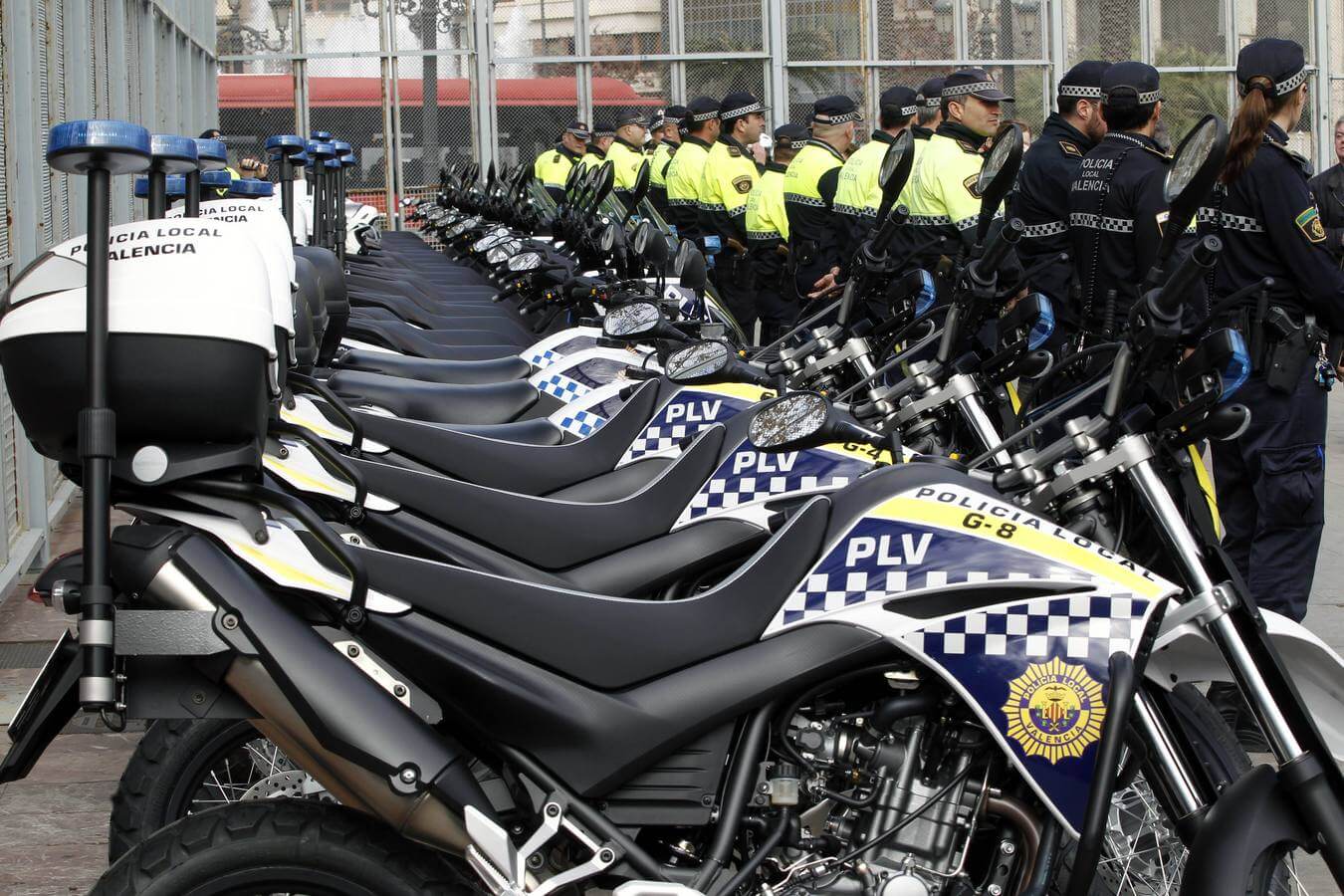 Полиция в Валенсии и Испании