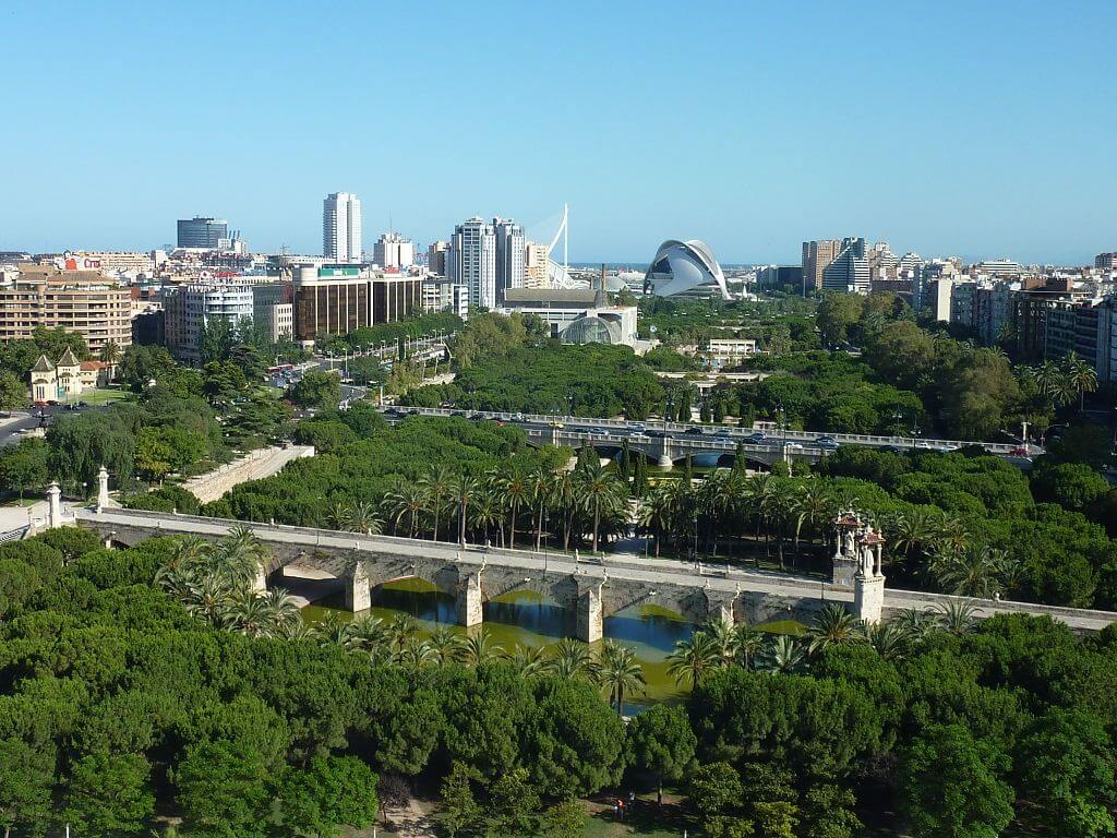 El Jardín del Turia - главный городской парк в Валенсия и самый большой городской парк в Испании