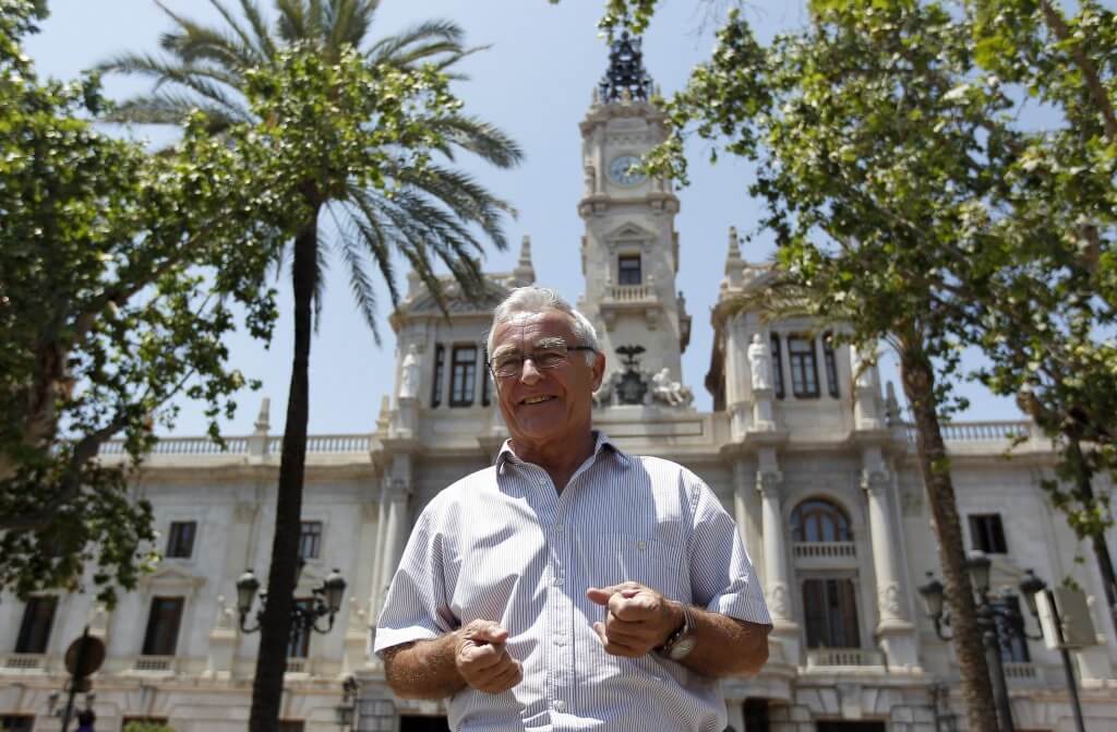 Жоан Рибо и Канут (Joan Ribó i Canut) был избран мэром Валенсии 13 июня 2015 года, сменив Риту Барбера (Rita Barberá), занимавшую эту должность в течение 24 лет