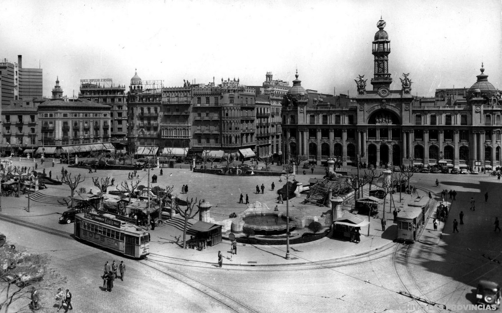 Сколько имён было у главной площади Валенсии