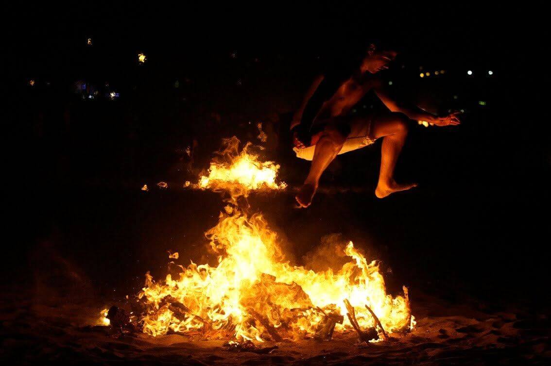 Сан-Хуан это ночь древних ритуалов в Валенсии