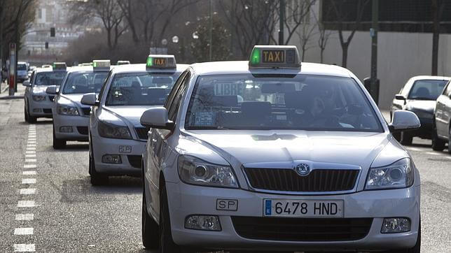 Валенсия имеет несколько компаний такси, и найти такси очень просто.
