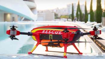 На пляже курортного местечка Пуэрто де Сагунто в провинции Валенсия зафиксирован первый случай спасения жизни утопающих от отбойного течения с помощью дрона.