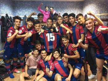 Профессиональный футбольный клуб Levante UD из Валенсии предлагает программы тренировок и обучения для молодых футболистов - Integral Training.