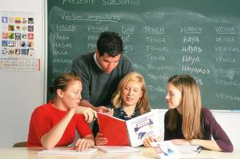 Выучить испанский в одной из языковых школ в Валенсии - список школ испанского языка в Валенсии, имеющих официальную аккредитацию Института Сервантеса